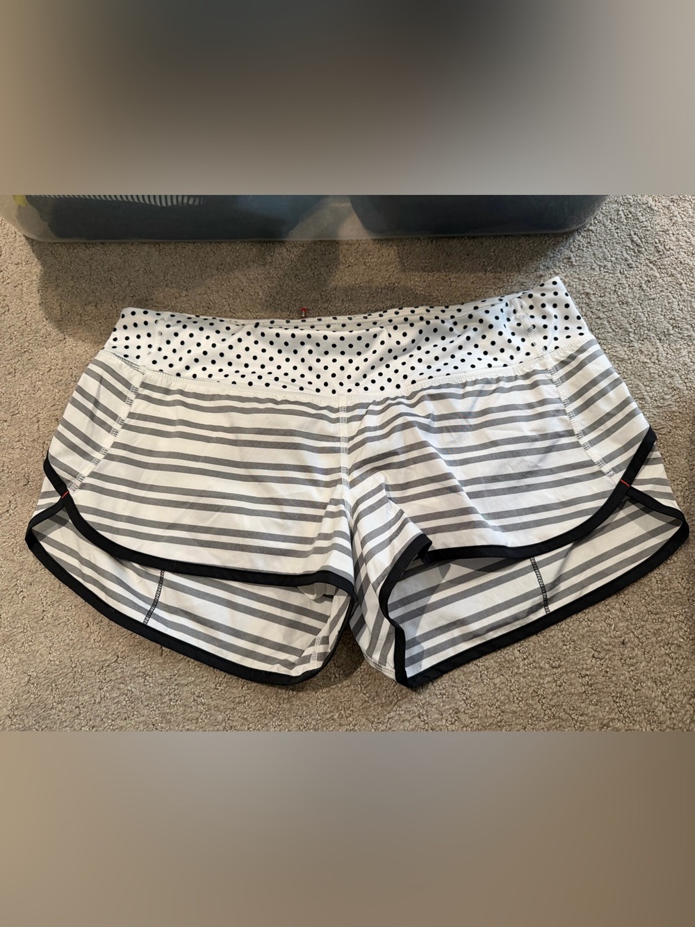 Lululemon Women’s Striped Gray & White with Polka Dot Waistband